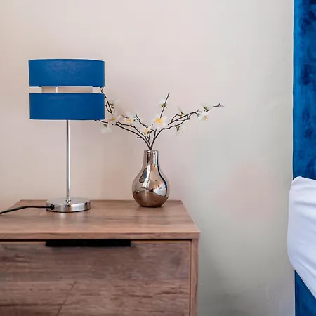 Uksas Stunning One Bedroom Flat Free Parking Londres Exterior foto