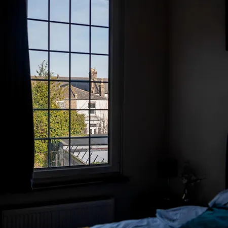 Uksas Stunning One Bedroom Flat Free Parking Londres Exterior foto
