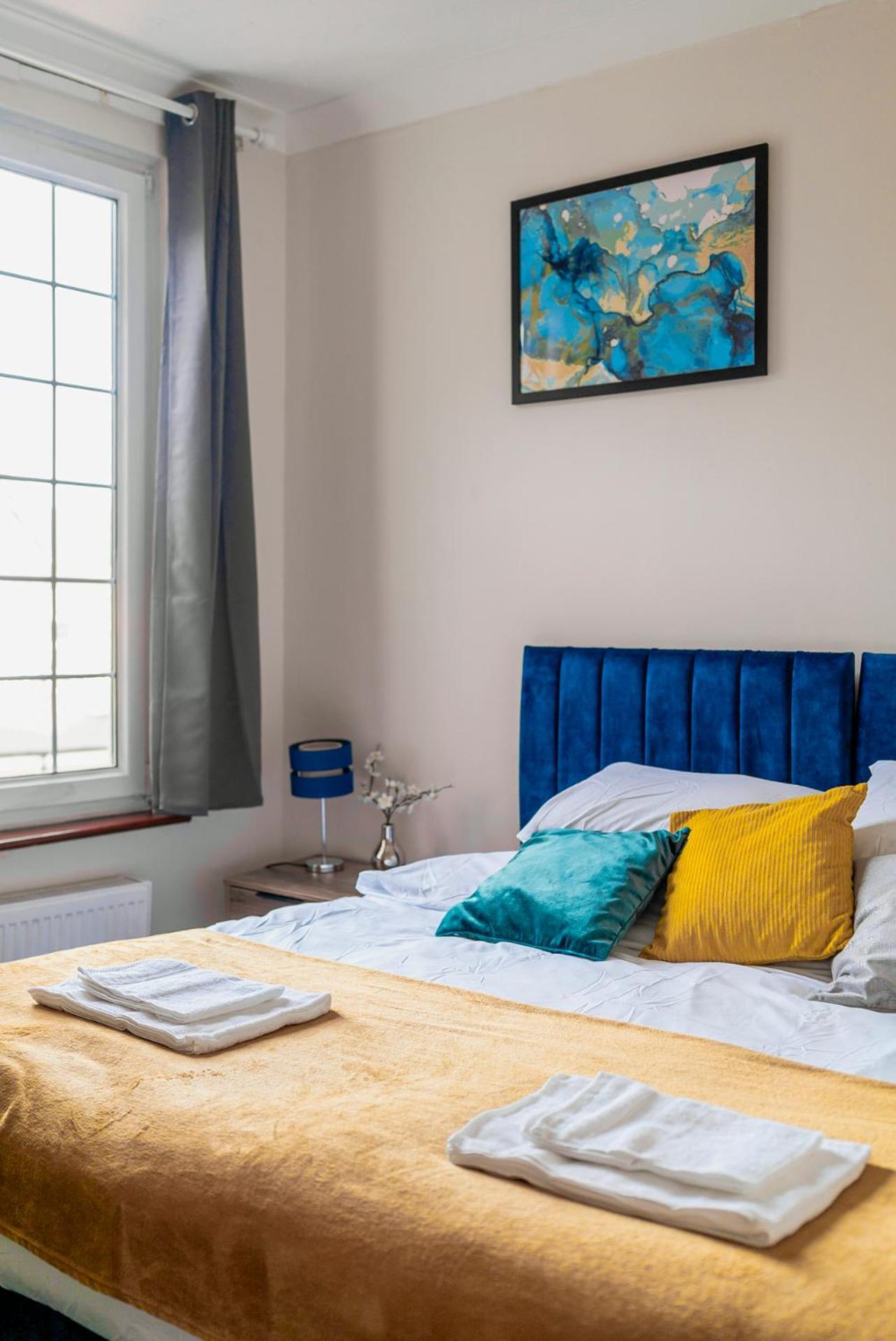 Апартаменты Uksas Stunning One Bedroom Flat Free Parking
