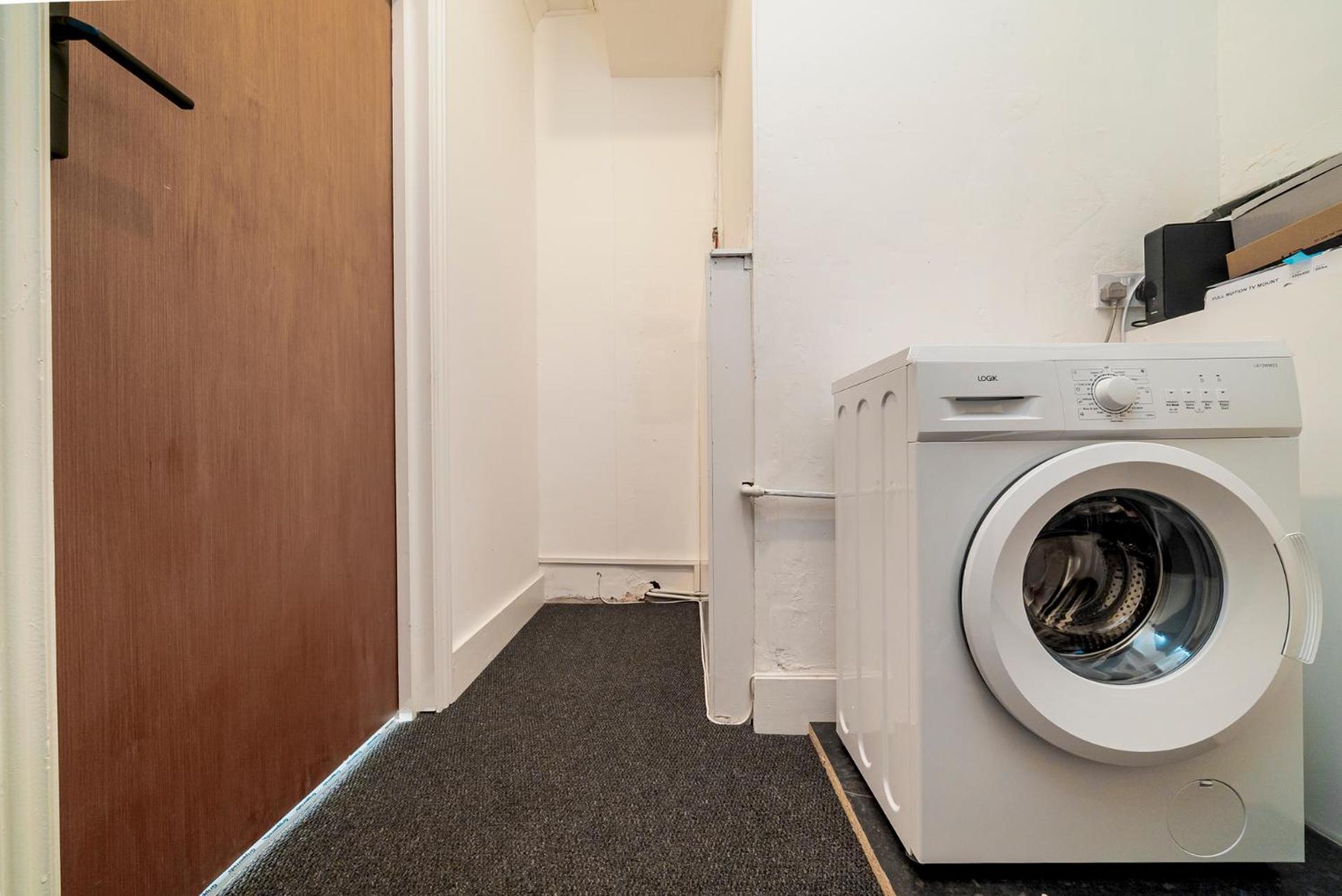 Uksas Stunning One Bedroom Flat Free Parking Лондон