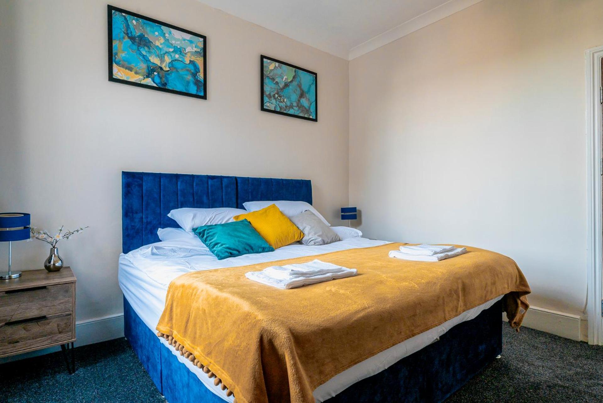 Uksas Stunning One Bedroom Flat Free Parking Лондон