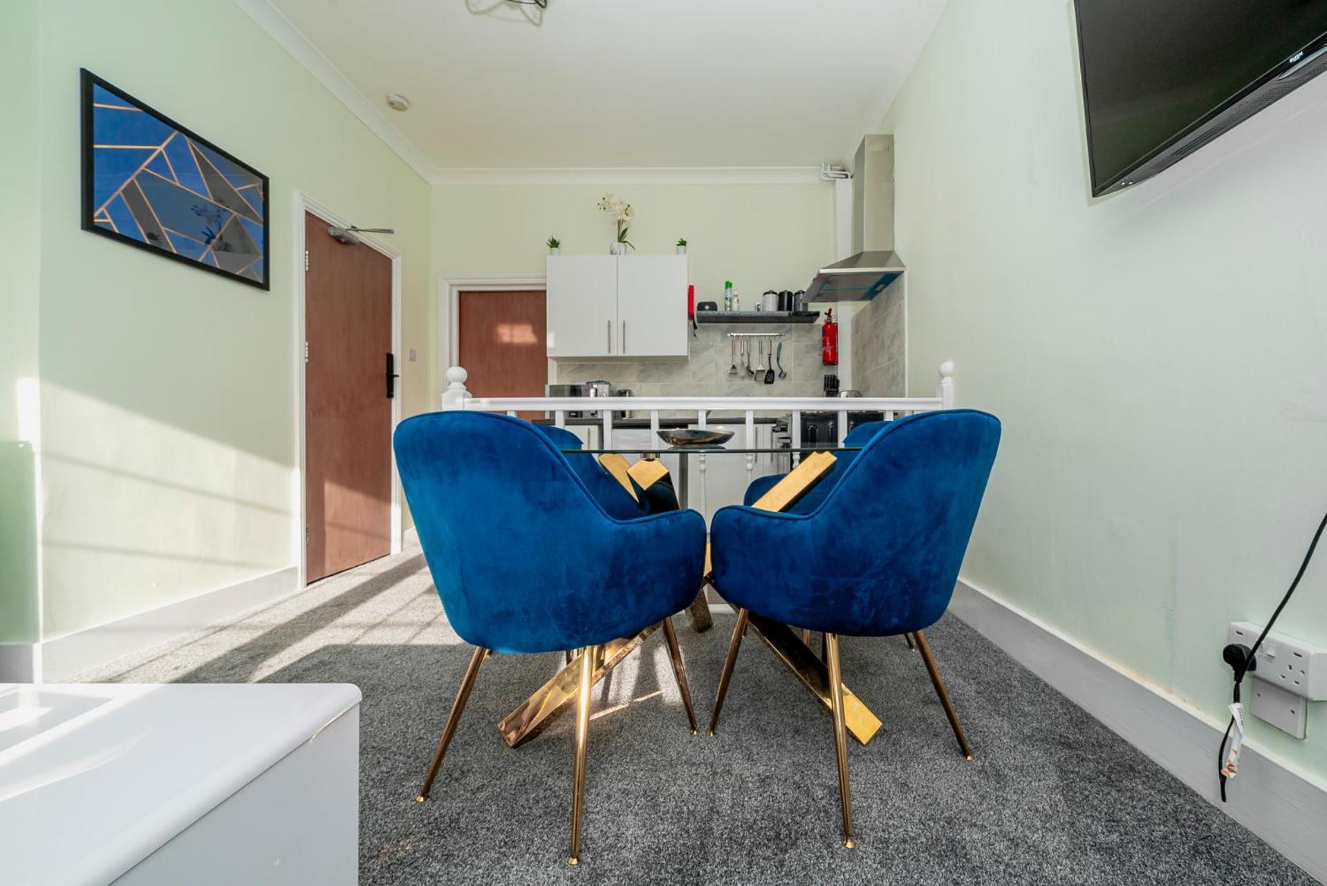 Апартаменты Uksas Stunning One Bedroom Flat Free Parking *