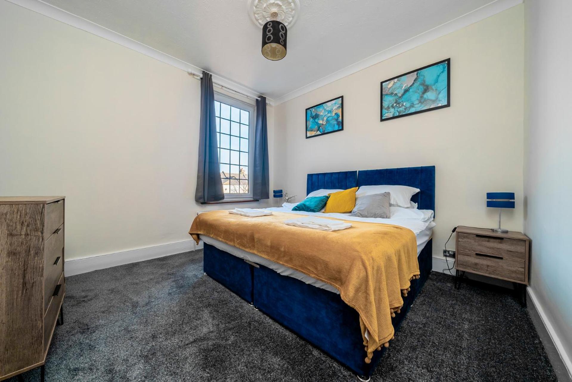 Апартаменты Uksas Stunning One Bedroom Flat Free Parking Лондон