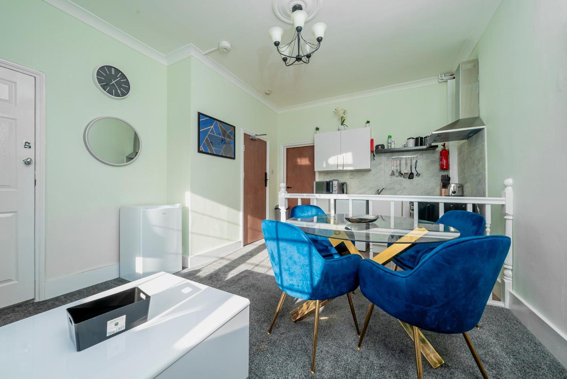 Uksas Stunning One Bedroom Flat Free Parking Апартаменты *